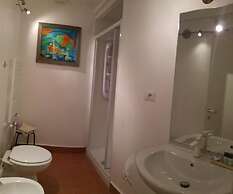 Lucretia House Affittacamere