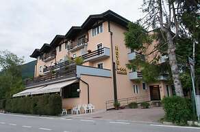 Hotel Dolomiti Levico