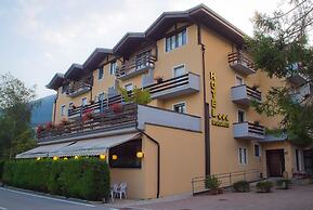 Hotel Dolomiti Levico