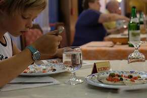 Hotel Dolomiti Levico