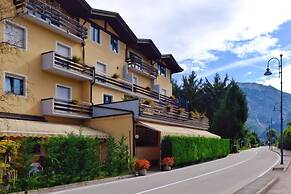 Hotel Dolomiti Levico