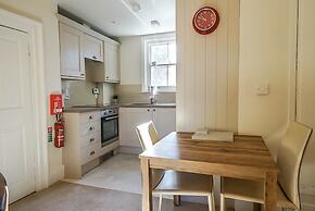 Luxurious Georgian Central Apartment -Parking - 1