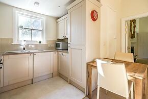 Luxurious Georgian Central Apartment -Parking - 1