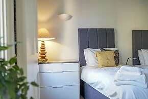 Luxurious Georgian Central Apartment -Parking - 1