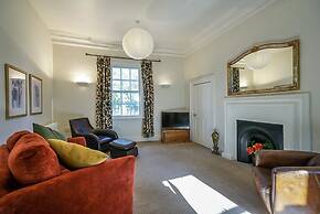 Luxurious Georgian Central Apartment -Parking - 1