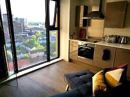 A Modern Studio With Great City Views - 17th Floor, City Views & 2 Min