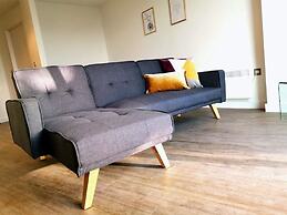 A Modern Studio With Great City Views - 17th Floor, City Views & 2 Min