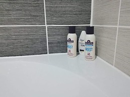 A Modern Studio With Great City Views - 17th Floor, City Views & 2 Min