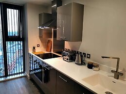 A Modern Studio With Great City Views - 17th Floor, City Views & 2 Min