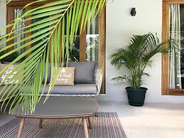 Tropical Boutique Sunrise