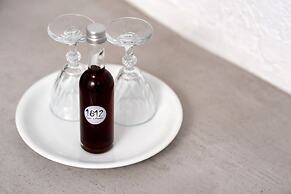 1812 Caves 'n Mansion