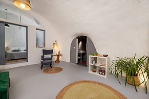 1812 Caves 'n Mansion