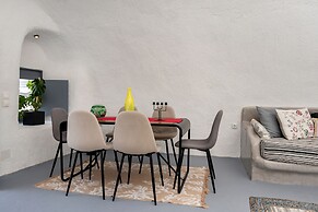 1812 Caves 'n Mansion