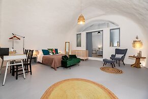 1812 Caves 'n Mansion