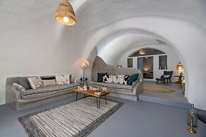 1812 Caves 'n Mansion