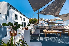 1812 Caves 'n Mansion