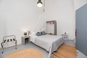 1812 Caves 'n Mansion