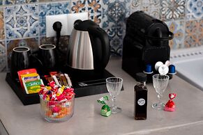 1812 Caves 'n Mansion