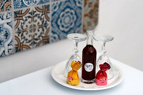 1812 Caves 'n Mansion