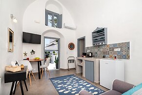 1812 Caves 'n Mansion