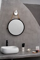 1812 Caves 'n Mansion