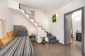 1812 Caves 'n Mansion