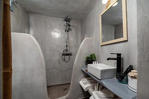 1812 Caves 'n Mansion