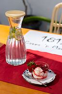 1812 Caves 'n Mansion