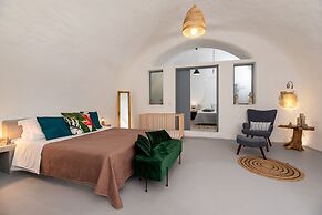 1812 Caves 'n Mansion