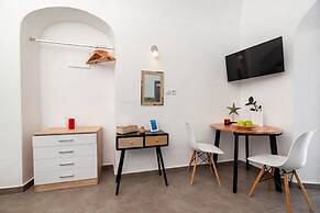 1812 Caves 'n Mansion