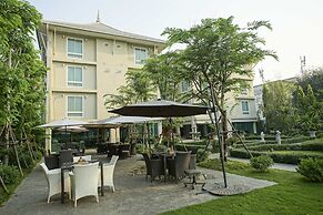 Nantra Chiangmai Riverfront Hotel