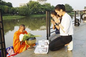 Nantra Chiangmai Riverfront Hotel