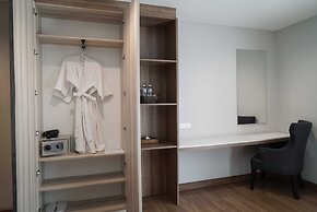 Nantra Chiangmai Riverfront Hotel