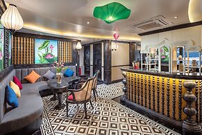 Verdure Lotus Luxury Cruise on Lan Ha Bay