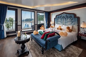 Verdure Lotus Luxury Cruise on Lan Ha Bay
