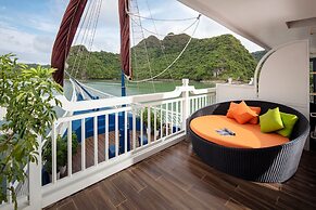 Verdure Lotus Luxury Cruise on Lan Ha Bay