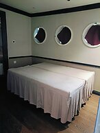 Verdure Lotus Luxury Cruise on Lan Ha Bay