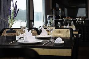 Verdure Lotus Luxury Cruise on Lan Ha Bay