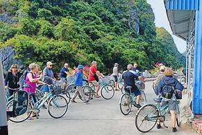 Verdure Lotus Luxury Cruise on Lan Ha Bay
