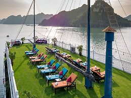 Verdure Lotus Luxury Cruise on Lan Ha Bay