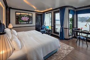 Verdure Lotus Luxury Cruise on Lan Ha Bay