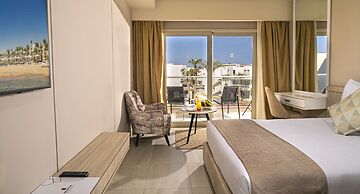 Amarina Abu Soma Resort & Aquapark