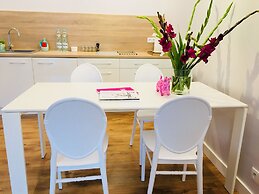 Piper Zajezdnia White