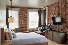 The Jesse Hotel & Bar