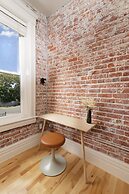 The Jesse Hotel & Bar