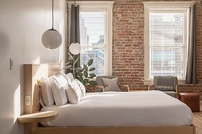 The Jesse Hotel & Bar