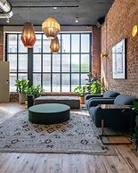 The Jesse Hotel & Bar