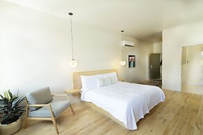 The Jesse Hotel & Bar