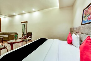 Hotel Frontier Royal