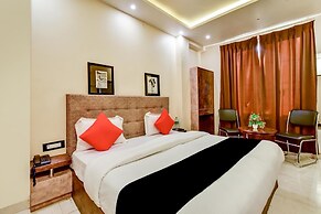 Hotel Frontier Royal